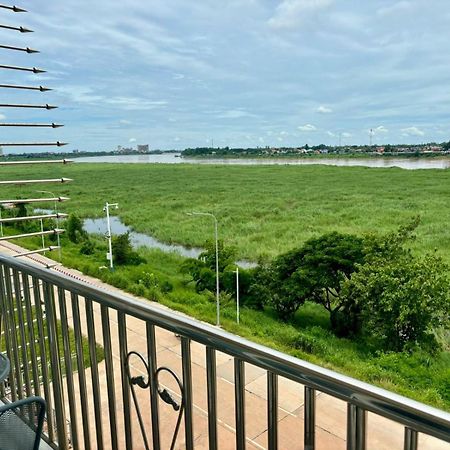 Sunset Mekong Apartment ビエンチャン エクステリア 写真